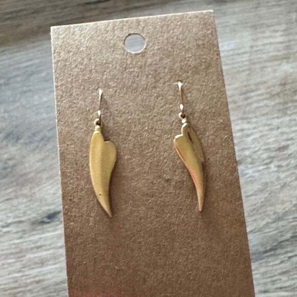 BOGO FREE SARA COVINGTON GOLD EARRINGS - Picture 4 of 5